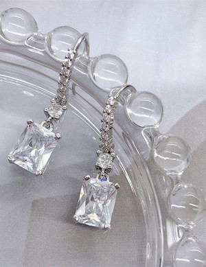 Вечерние серьги с прямоугольными кристаллами M13128