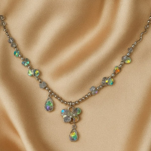 Колье в стиле винтаж с каплевидными камнями и узорами J11442CJJ