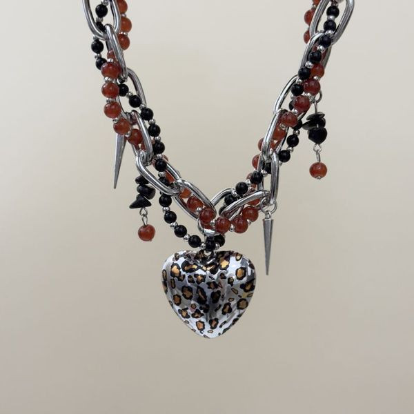 Многослойные бусы из камня с крупным сердцем в готическом стиле CJL86695