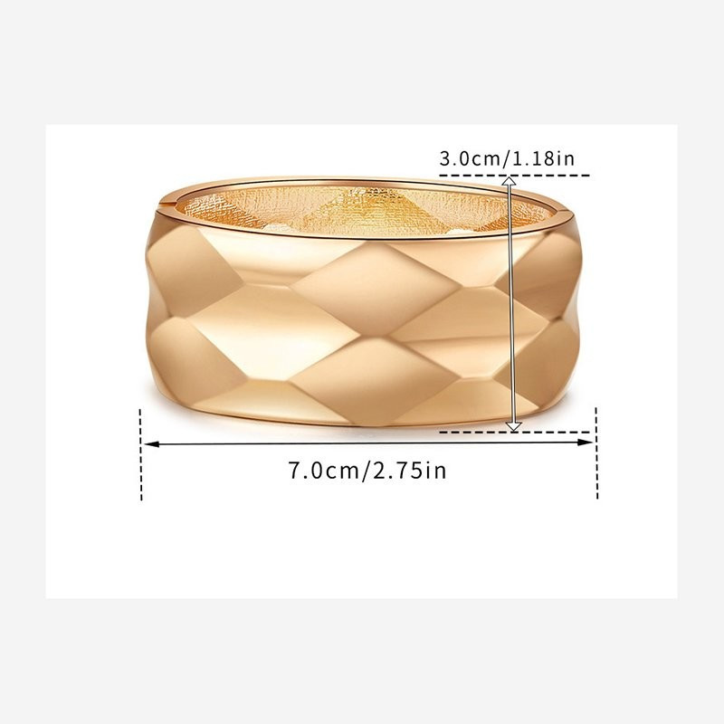Браслет жесткий разомкнутый в форме капли CJG68095