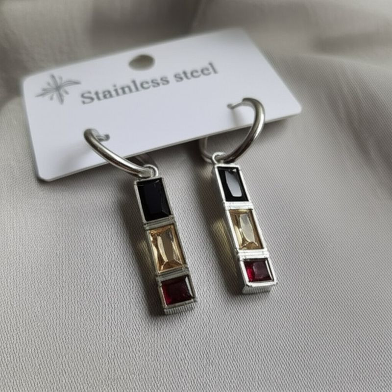 Геометрические серьги-кольца с цветными кристаллами 1J10632CJJ