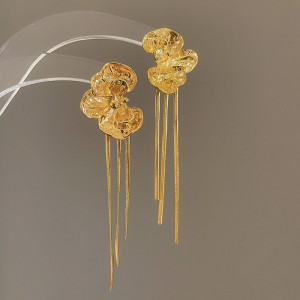 Длинные серьги с фактурными дисками и тонкими цепями CJL19458