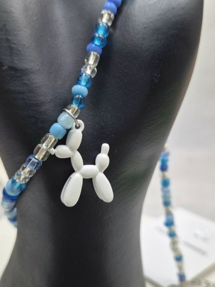 Колье из голубого бисера с объемной подвеской-медведем J10758CJJ Колье из голубого бисера с объемной подвеской-медведем J10758CJJ