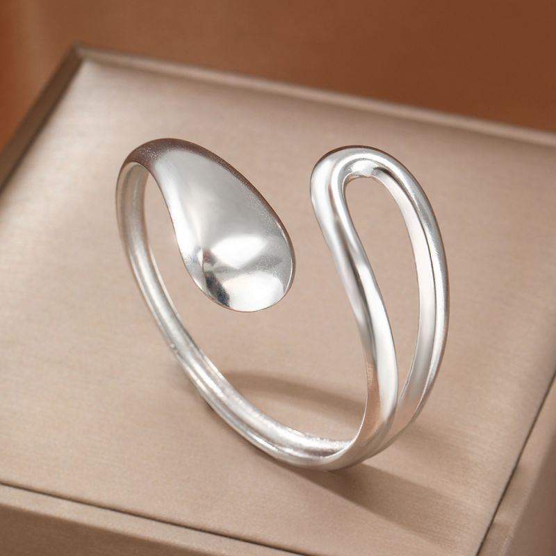 Браслет жесткий разомкнутый с наконечником-каплей CJM03824