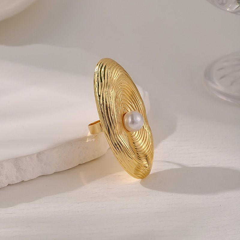 Двойное золотистое кольцо с жемчужными подвесками CJL03495