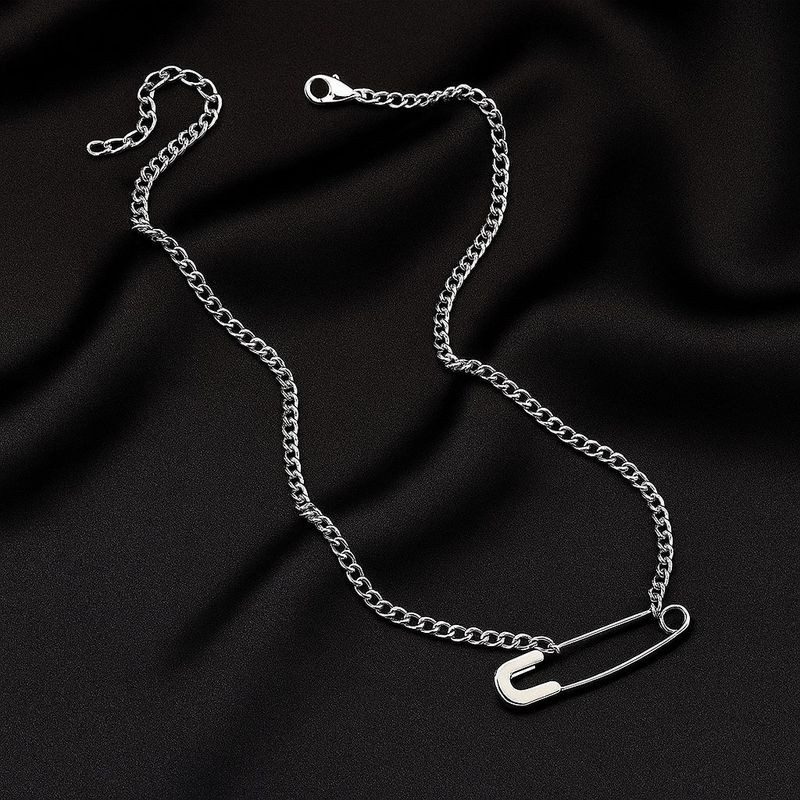 Тонкая серебристая цепочка с подвеской в форме булавки 1J12307CJJ Тонкая серебристая цепочка с подвеской в форме булавки 1J12307CJJ