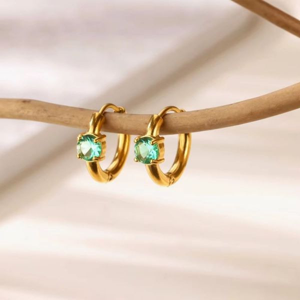 Серьги-кольца маленькие с зеленым кристаллом CJL47107 Серьги-кольца маленькие с зеленым кристаллом CJL47107