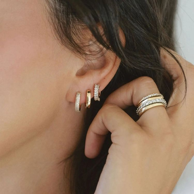 Стальные серьги-конго с напылением золотом овал J10277CJJ Стальные серьги-конго с напылением золотом овал J10277CJJ