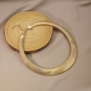 Шейный обруч широкий плоский с эффектом сатинирования CJH24401