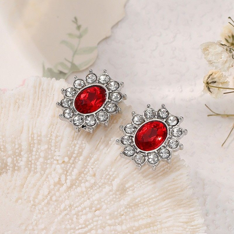 Серьги-пусеты со стразами и красным кристаллом 1J11555CJJ