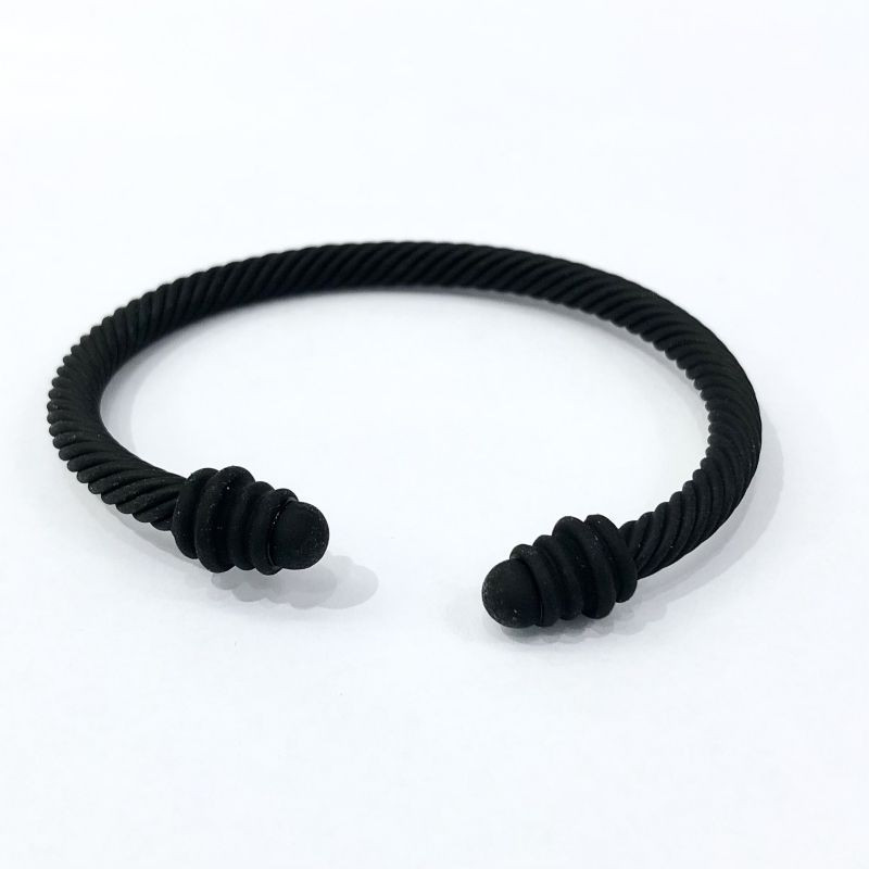 Жесткий браслет CJH58825