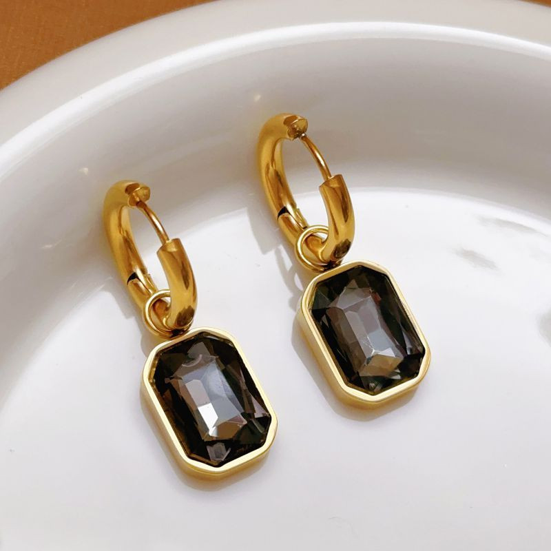 Серьги-кольца с дымчатыми кристаллами CJN84845 Серьги-кольца с дымчатыми кристаллами CJN84845