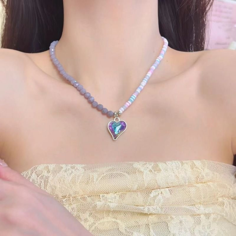 Бусы из граненых камней с подвеской-сердцем CJD68685 Бусы из граненых камней с подвеской-сердцем CJD68685