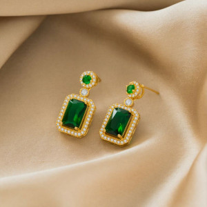 Серьги из титановой стали с изумрудом CJZ21714