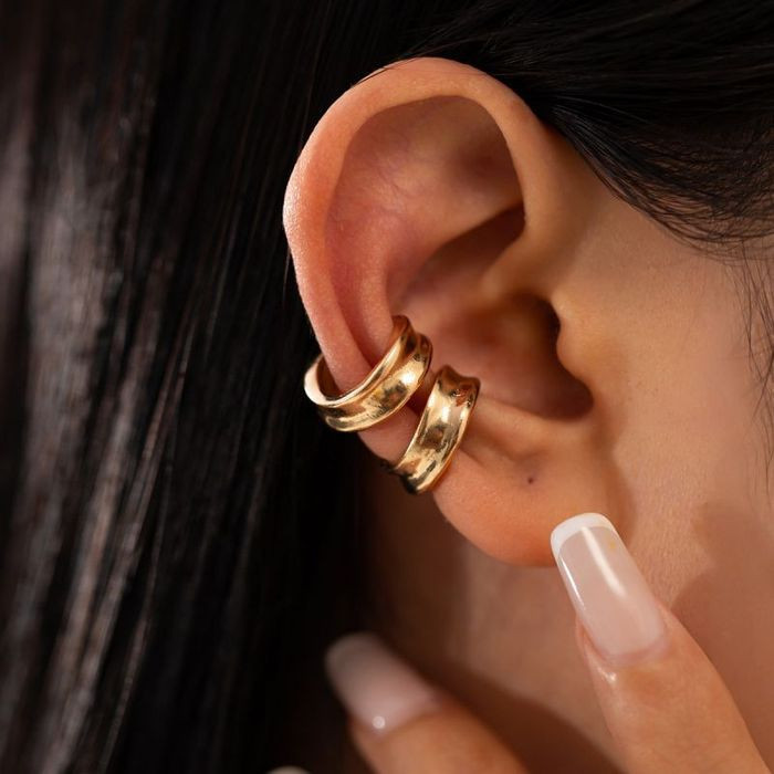 Набор из двух золотистых каффов CJM42214 Набор из двух золотистых каффов CJM42214