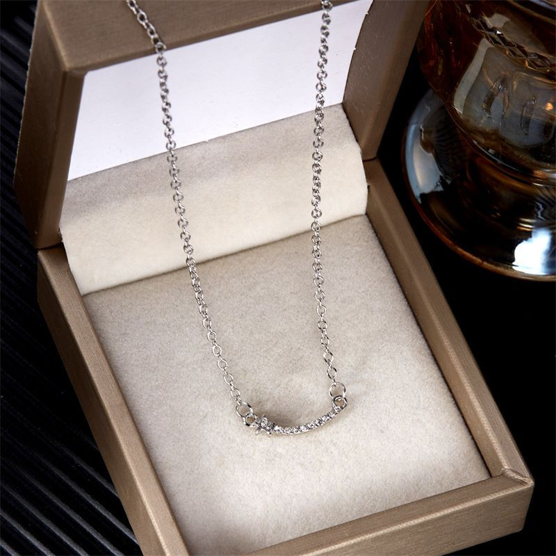 Тонкая цепочка с миниатюрной подвеской-дорожкой из фианитов CJT11322