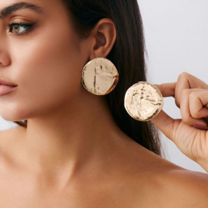 Крупные серьги-пусеты золотистые монеты CJN79261