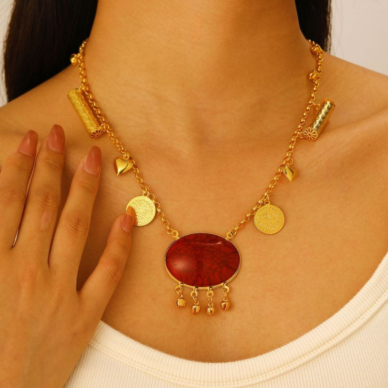 Золотистая цепочка с крупным бирюзовым камнем и монетами CJP43666