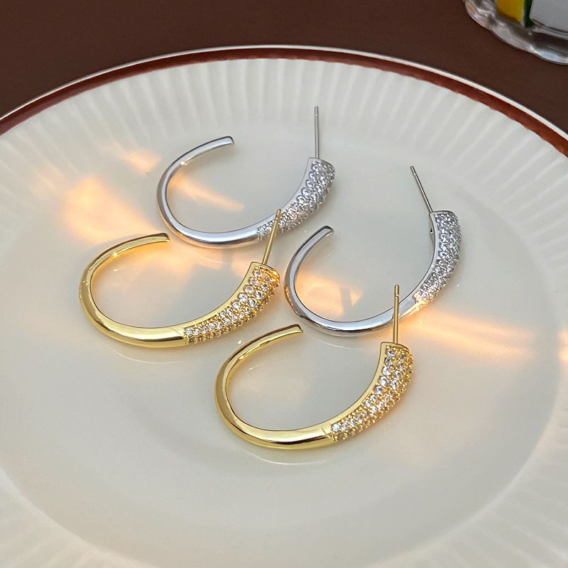 Серьги-полукольца с кристальным градиентом CJL32470