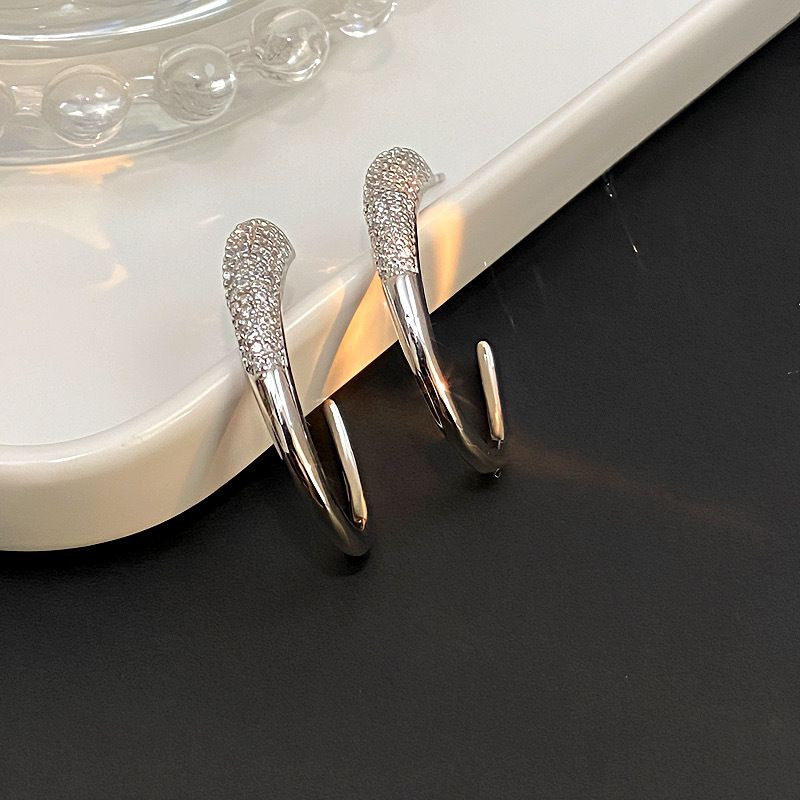 Серьги-полукольца с кристальным градиентом CJL32470