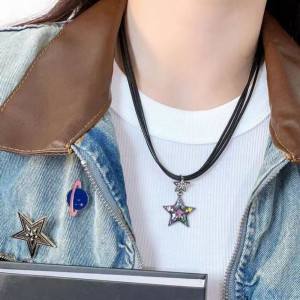 Текстильный шнурок с металлической подвеской в форме звезды CJH94652