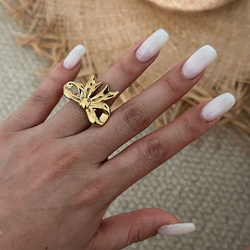 Крупное кольцо в форме солнца с жемчугом CJR71759