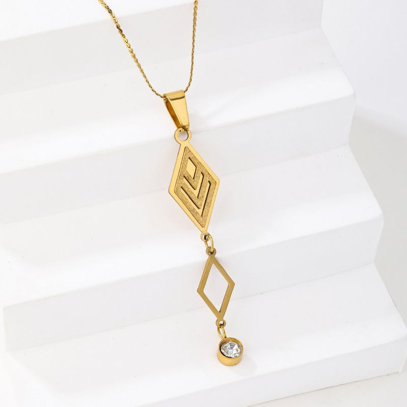 Колье из стали CJP98516