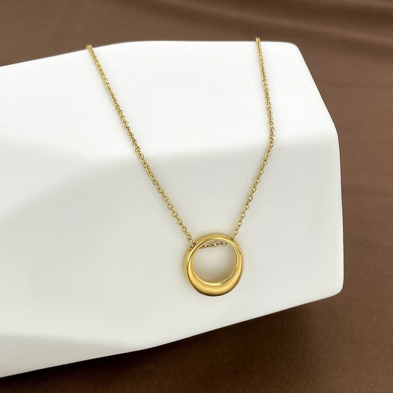 Стальная цепочка с напылением золотом и овальным кулоном J10082CJJ Стальная цепочка с напылением золотом и овальным кулоном J10082CJJ