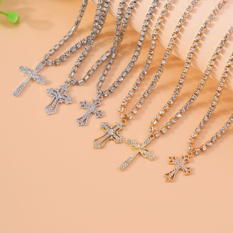 Цепочка с подвеской в форме креста с кристаллами CJG56665 Цепочка с подвеской в форме креста с кристаллами CJG56665