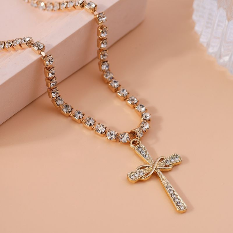 Цепочка с подвеской в форме креста с кристаллами CJG56665 Цепочка с подвеской в форме креста с кристаллами CJG56665