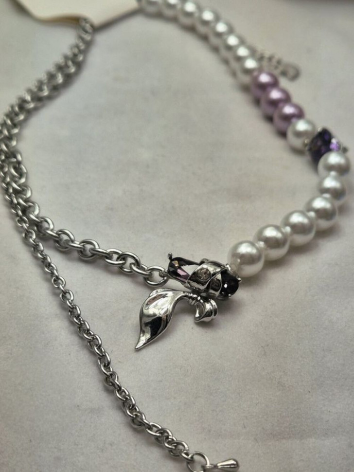 Асимметричное колье из жемчуга и стали с подвеской-крылом J10783CJJ