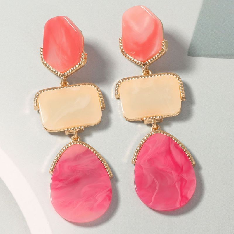 Крупные висячие серьги с яркими акриловыми вставками CJG56807 Крупные висячие серьги с яркими акриловыми вставками CJG56807