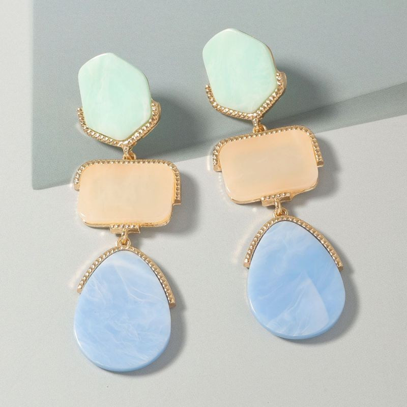 Крупные висячие серьги с яркими акриловыми вставками CJG56807 Крупные висячие серьги с яркими акриловыми вставками CJG56807