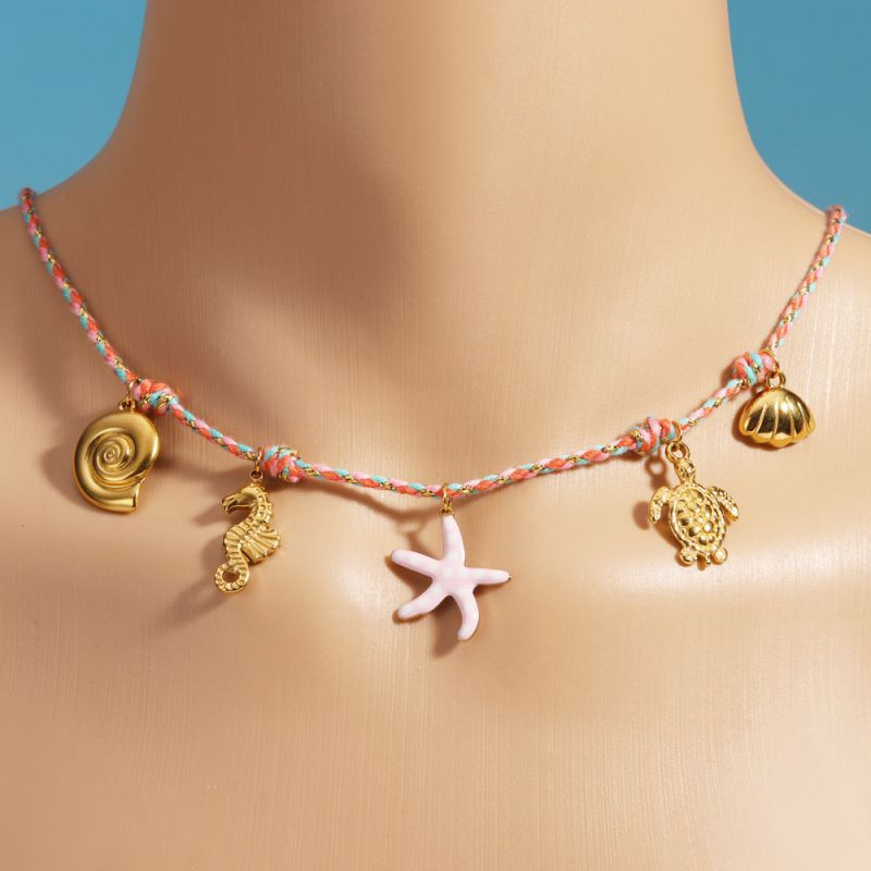 Чокер плотное колье с набором разноцветных шармов и подвесок CJR57386 Чокер плотное колье с набором разноцветных шармов и подвесок CJR57386