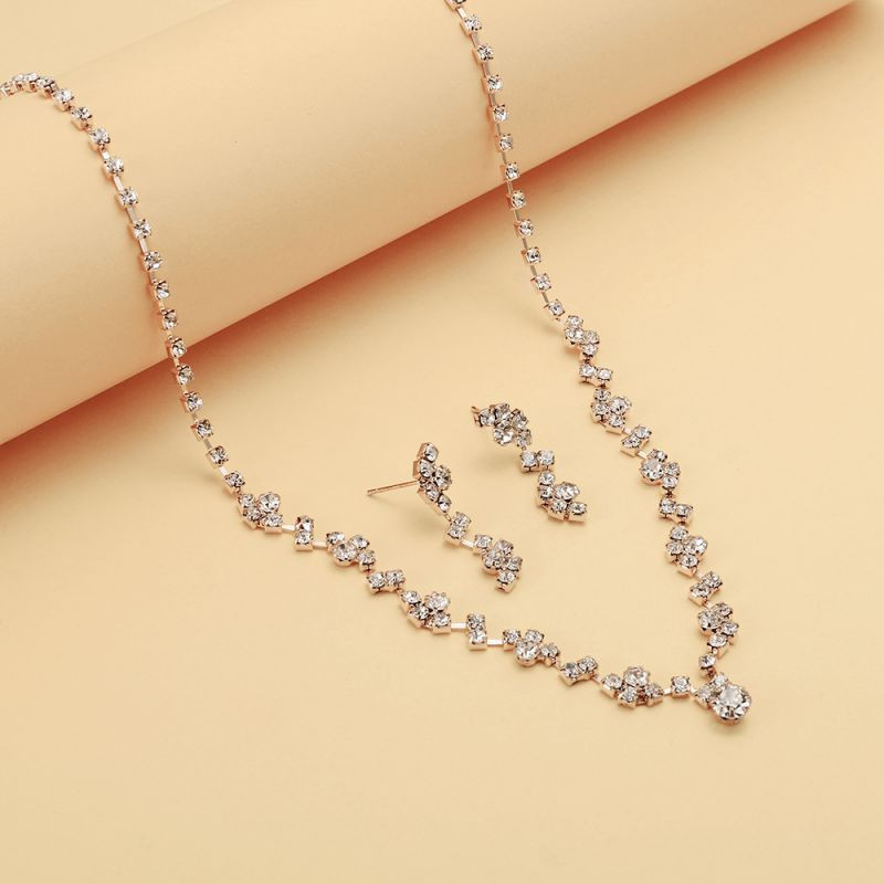 Комплект бижутерии CJH23015 Комплект бижутерии CJH23015