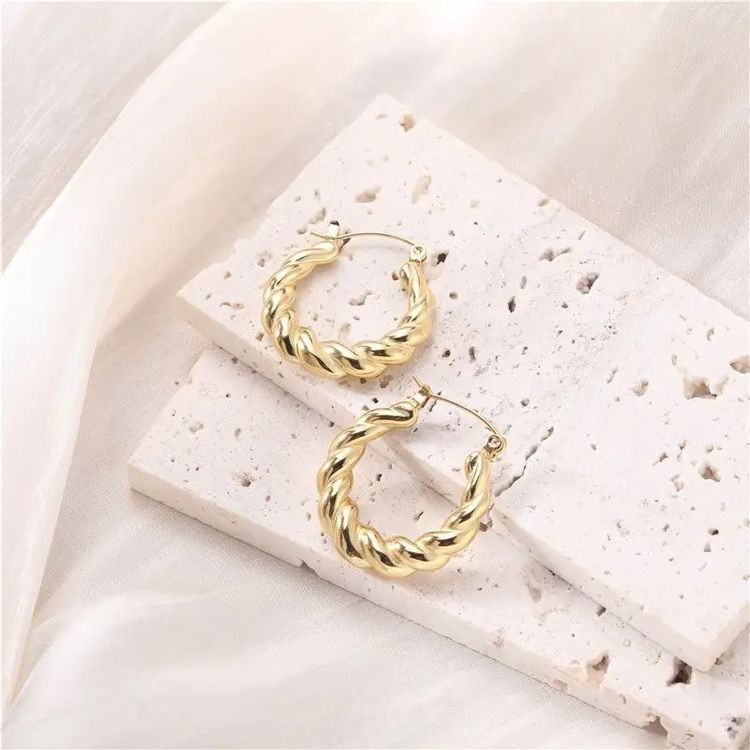 Стальные серьги-булавка с напылением золотом закрученный круг J10281CJJ Стальные серьги-булавка с напылением золотом закрученный круг J10281CJJ