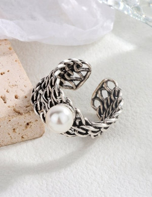 Ажурное кольцо с жемчугом в этническом стиле Z05615