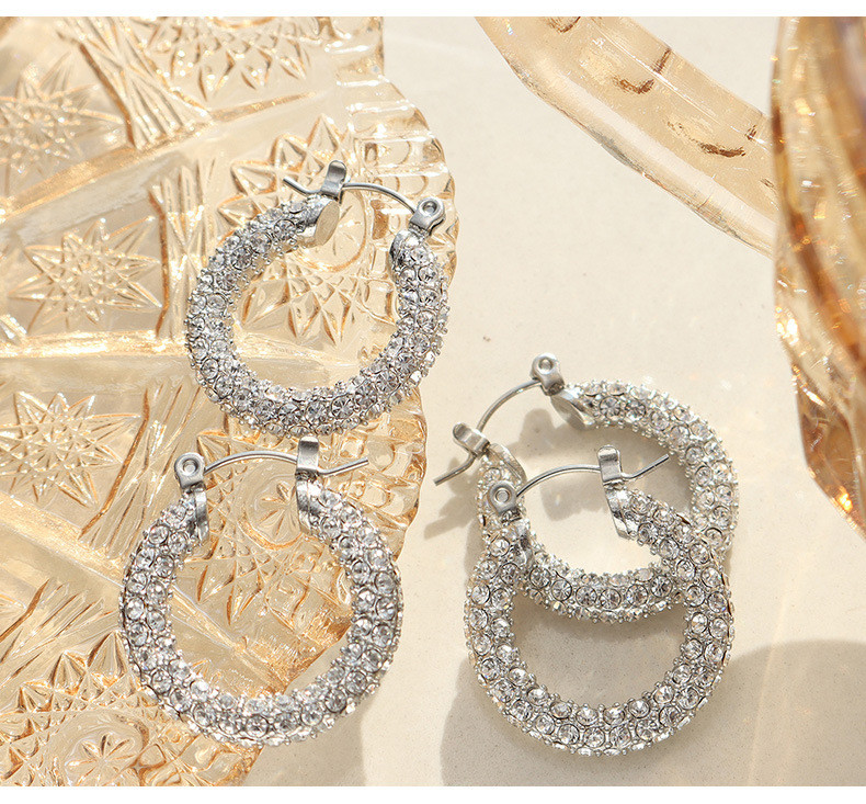 Серьги-кольца с кристаллами R40104MSK Серьги-кольца с кристаллами R40104MSK