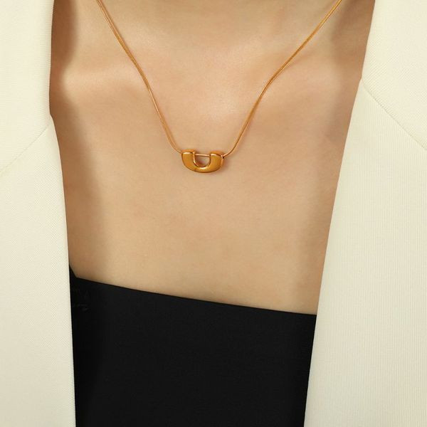 Золотистая цепочка с изогнутой планкой CJL91180 Золотистая цепочка с изогнутой планкой CJL91180