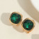 Серьги-клипсы Квадраты с зеленым камнем CJC96653