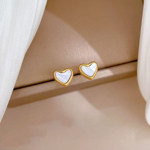Золотистые серьги-пусеты Сердца CJD94349 Золотистые серьги-пусеты Сердца CJD94349