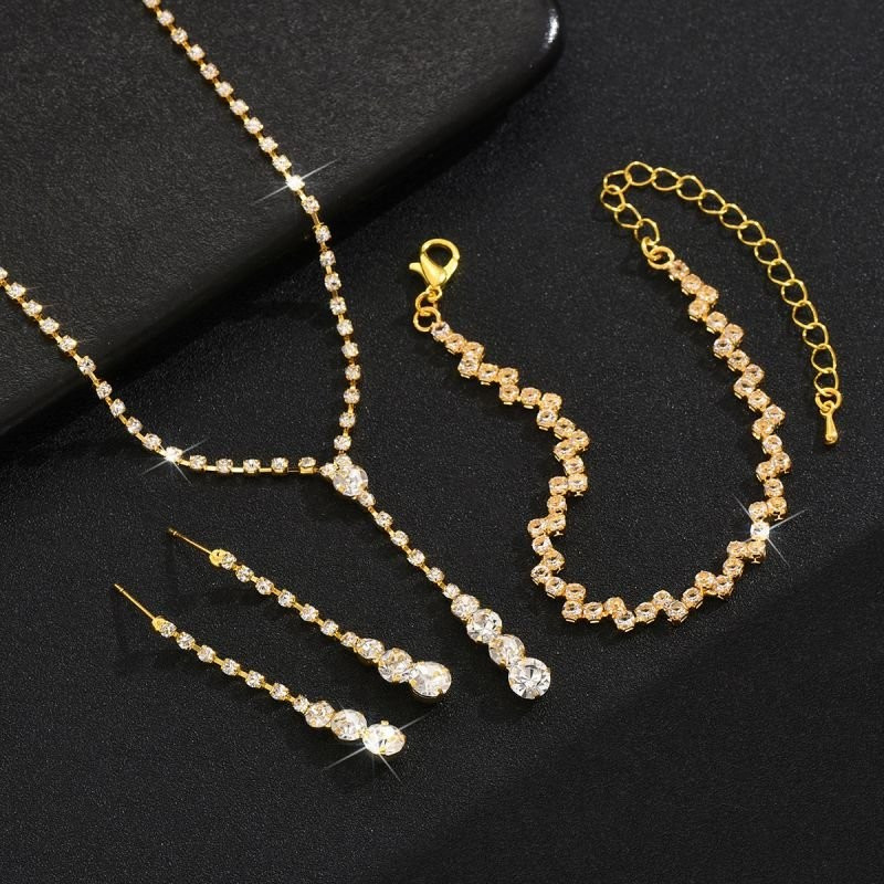 Комплект бижутерии CJE02798 Комплект бижутерии CJE02798