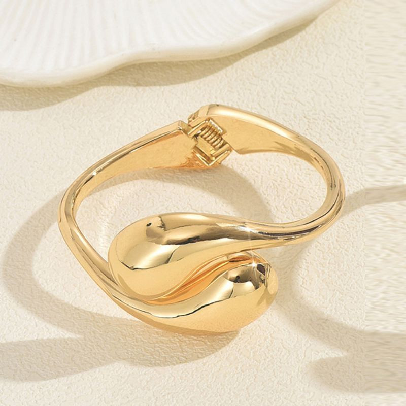 Браслет жесткий разомкнутый с каплевидными наконечниками CJT17313