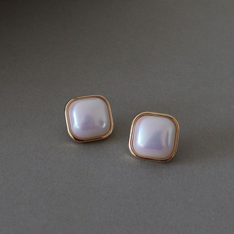 Серьги-гвоздики квадратные с перламутровой вставкой J10678CJJ