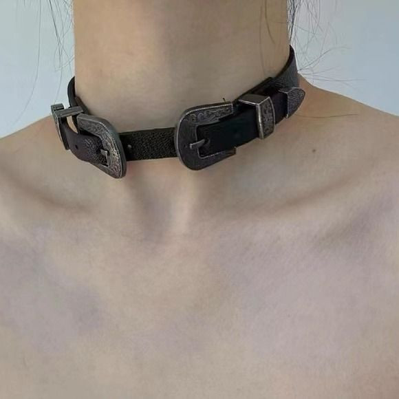 Двойной кожаный чокер с декоративными пряжками CJH49881
