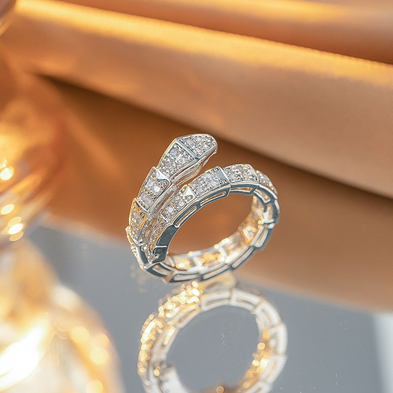 Разомкнутое кольцо змея с платиновым покрытием и фианитами 1J11962CJJ