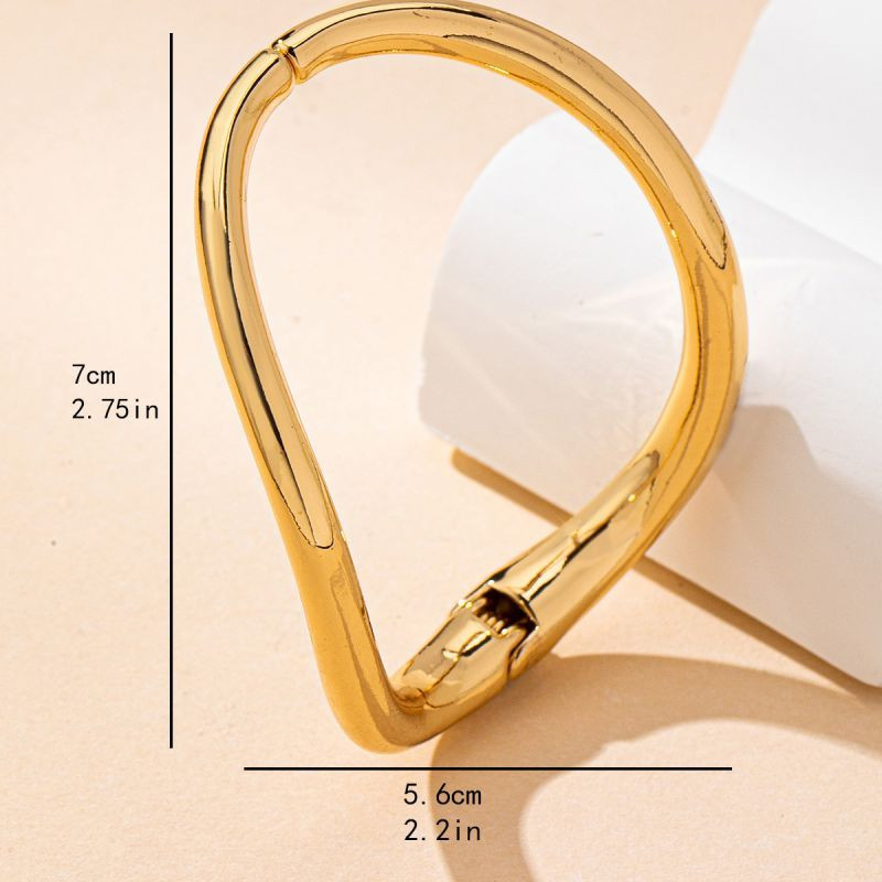 Браслет жесткий разомкнутый волнообразной формы CJQ22067