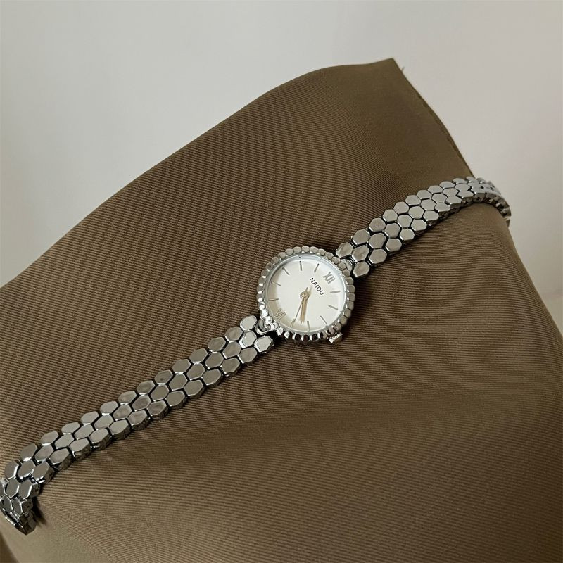 Женские часы CJT21835