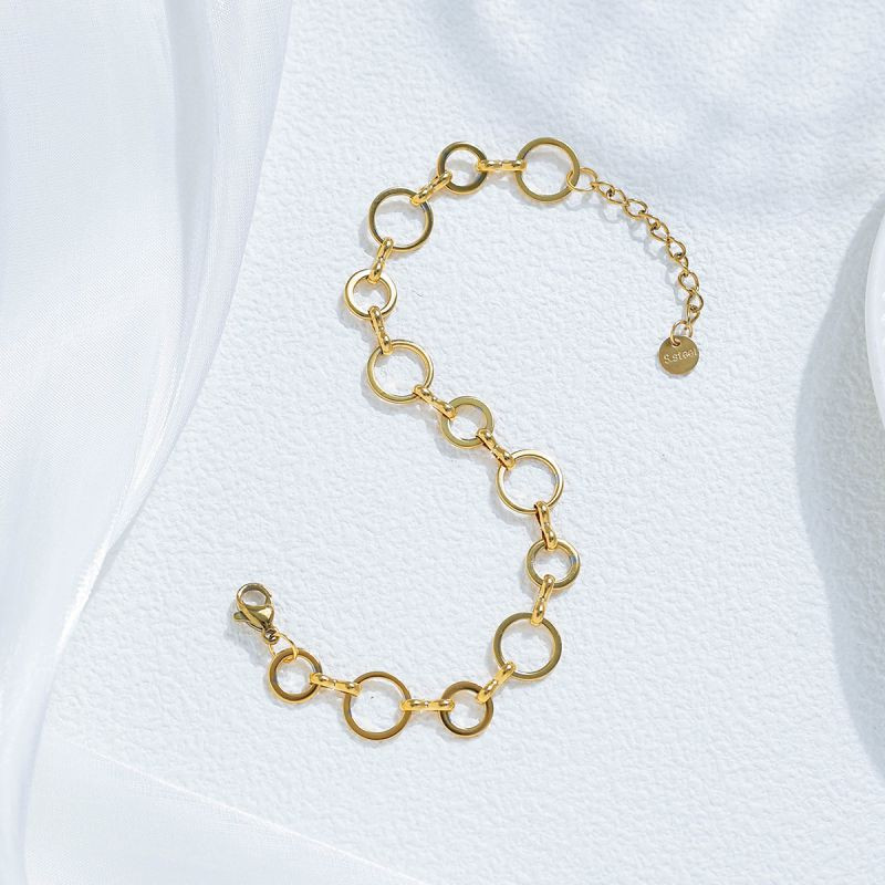 Браслет-цепочка из ажурных геометрических колец CJR62287