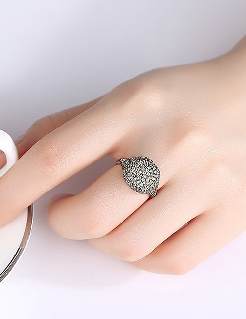Ювелирное кольцо D98945